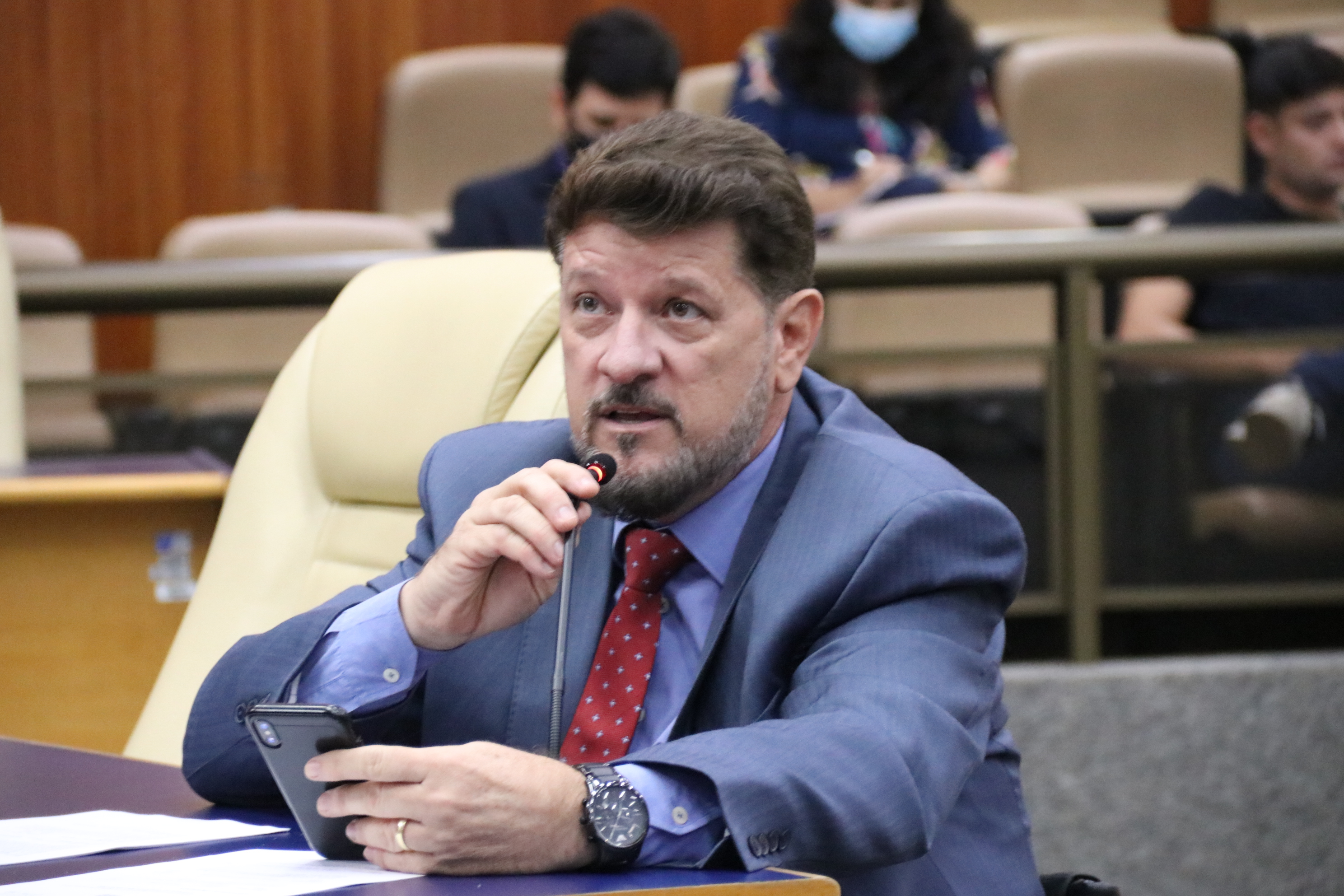 CCJ autoriza instalação de equipamentos para prática de tênis de mesa em praças e escolas públicas