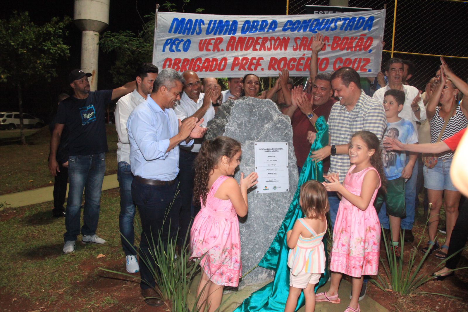 Vereador Anderson Sales entrega obras na Região Leste da capital