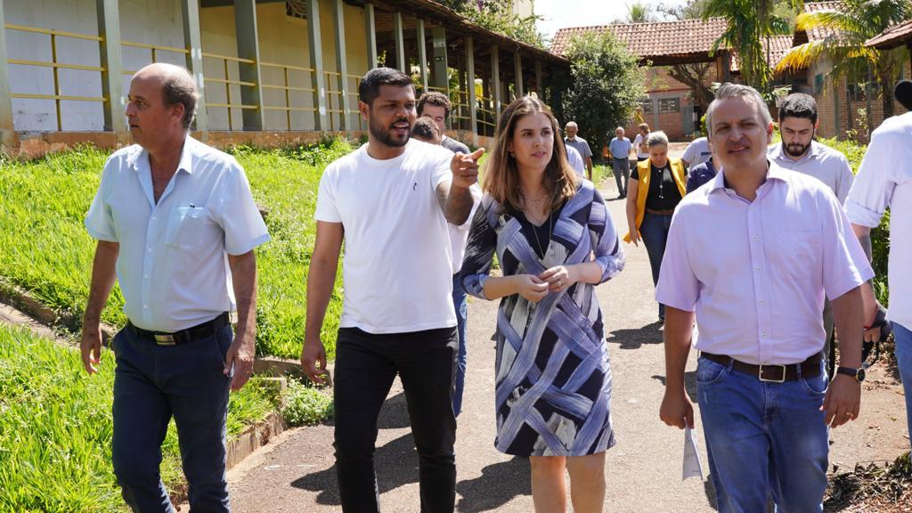 Vereadores discutem medidas para destravar repasses para Casa de Eurípedes