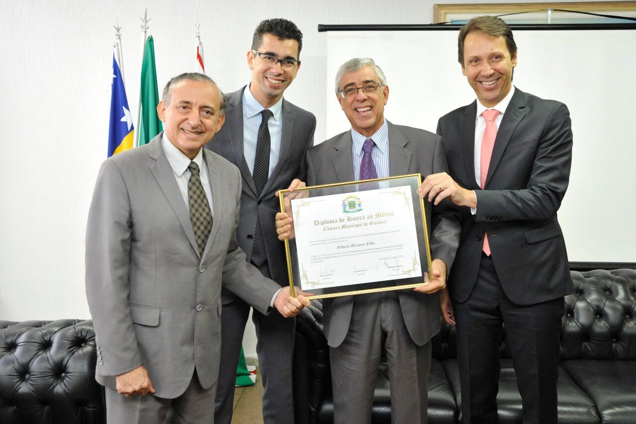 Vereadores homenageiam presidente do Tribunal de Justiça de Goiás