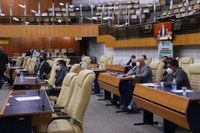 Vereadores mantém dois vetos do prefeito Rogério Cruz