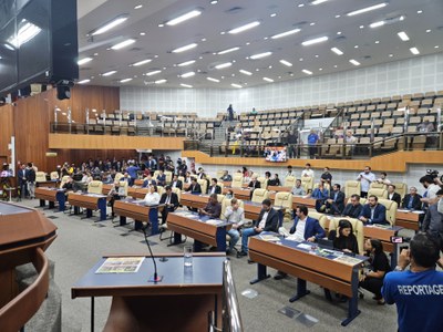 Vereadores questionam prefeito durante prestação de contas