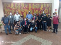 Willian Veloso recebe visita de comitiva da Associação de Surdos de Goiânia