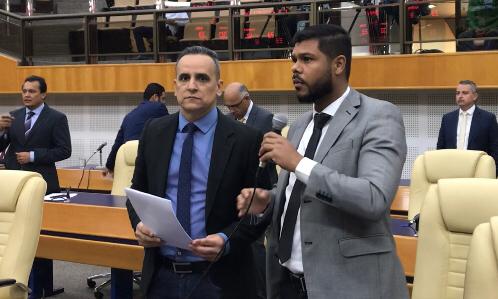 Zander e Policarpo propõem criação do Disque Denúncia de Maus Tratos a Animais