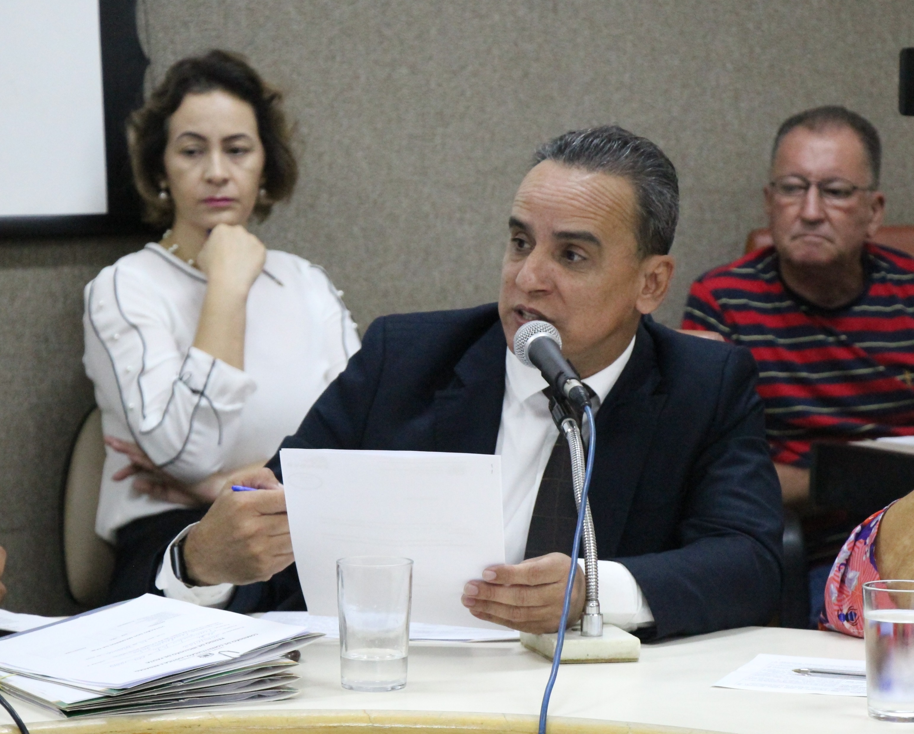 Zander tem aprovado em comissão projeto que cria o SamuVet