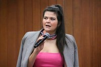 Aava Santiago notifica DenaSUS sobre suspensão de serviços em maternidades públicas de Goiânia