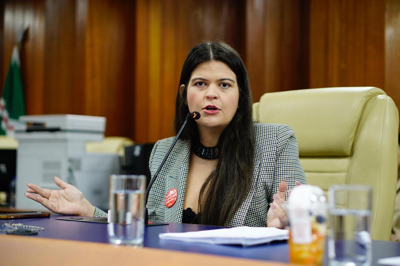 Aava Santiago tem lei sancionada para garantir proteção imediata à população em situação de rua no período chuvoso