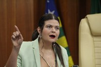 Após denúncia de Aava Santiago, TCM suspende fechamento do CMEI Orlando Alves Carneiro