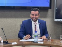 Plenário aprova, em 1ª votação, criação da Comenda Mané de Oliveira