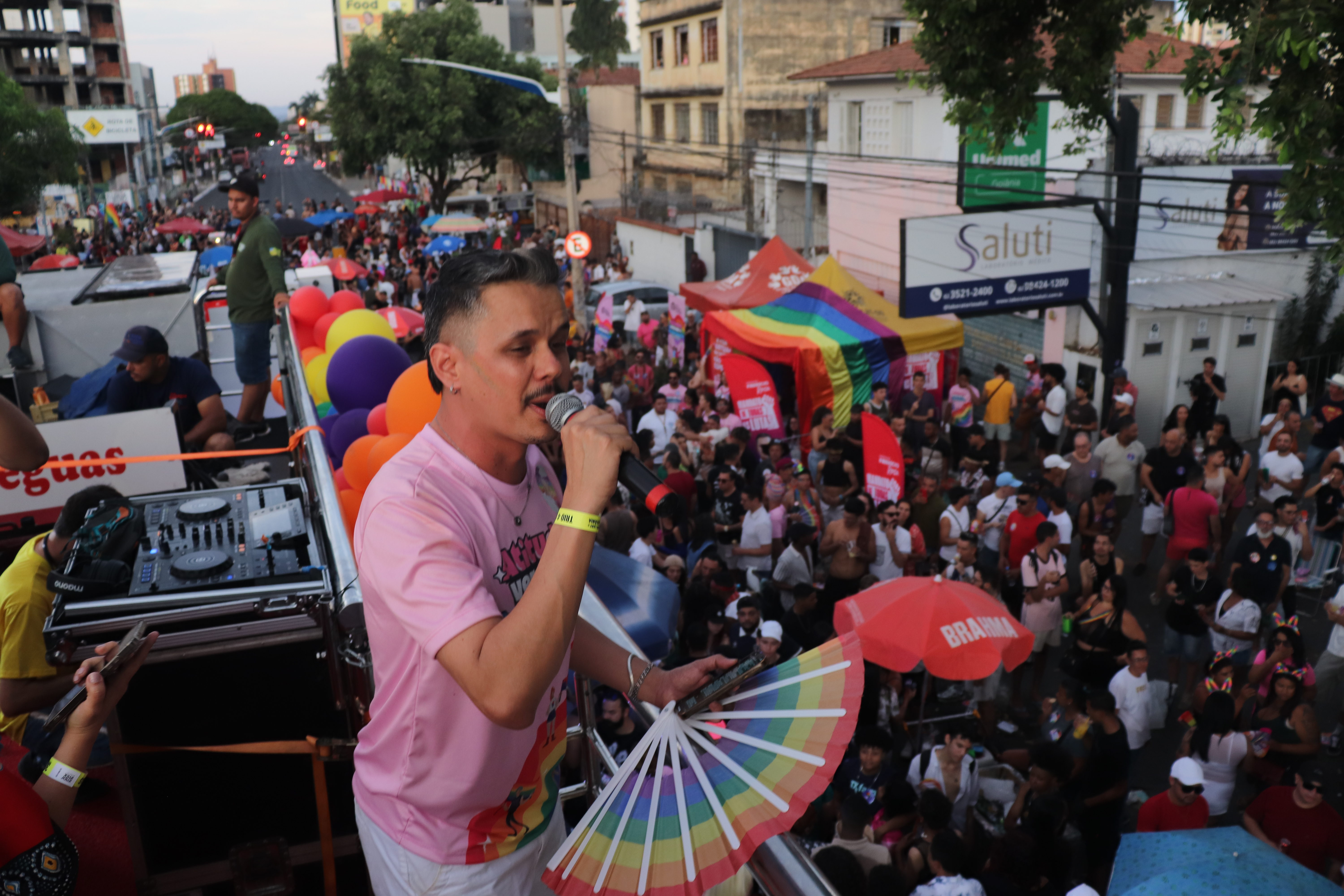 Fabrício Rosa celebra grandiosidade da 30ª Parada LGBT+ de Goiânia e reforça luta por direitos
