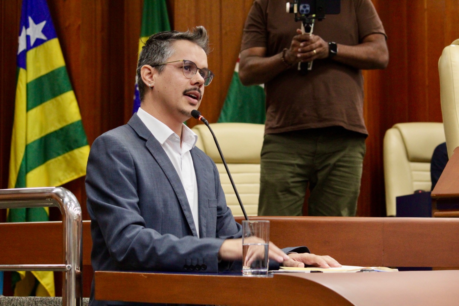Fabrício Rosa denuncia ao Ministério Público de Contas possíveis irregularidades em repasses de recursos públicos à Pecuária de Goiânia