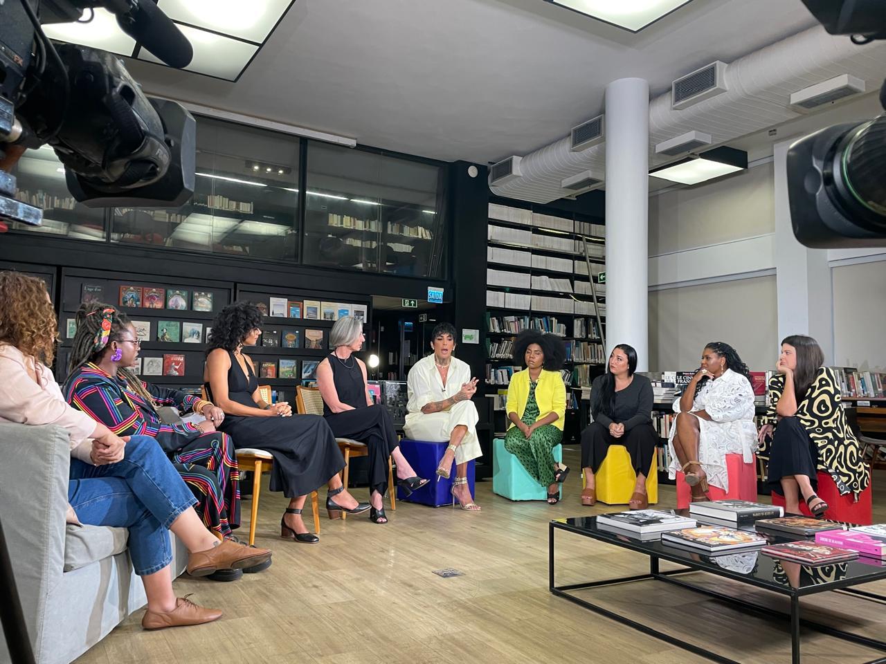 GloboNews exibe, nesta segunda-feira (5), especial de Dia das Mães com participação de Aava Santiago