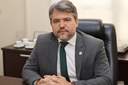 Henrique Alves propõe obrigatoriedade de pessoa para auxiliar nos serviços de autoatendimento Henrique Alves propõe obrigatoriedade de pessoa para auxiliar nos serviços de autoatendimento