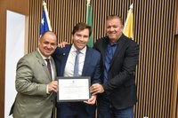 Lucas Kitão recebe título de cidadão aparecidense
