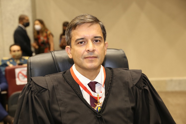 Primeiro goiano à frente do Fórum Fundiário Nacional, desembargador Anderson Máximo de Holanda recebe Moção de Aplauso