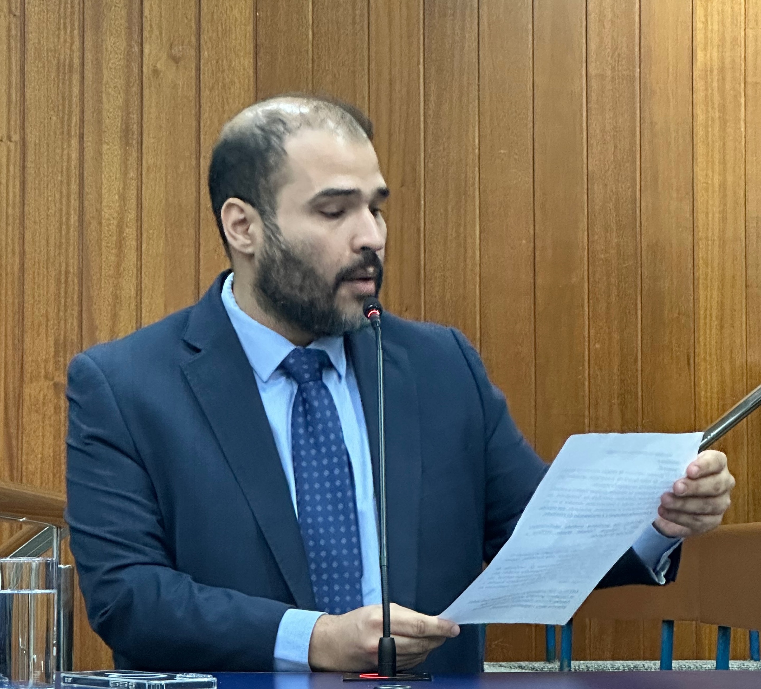 Projeto de Lucas Vergílio que revoga Taxa do Lixo é desarquivado na Câmara