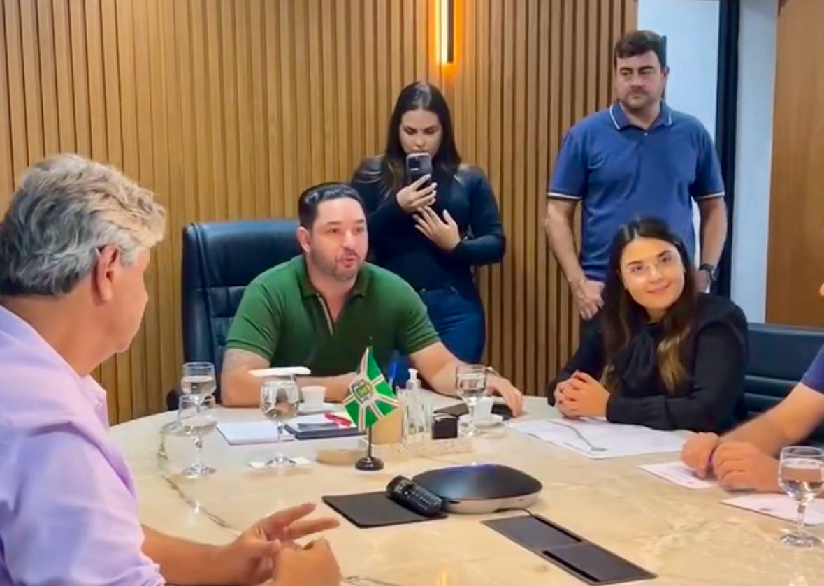 Thialu Guiotti participa de lançamento de obra de reestruturação da Avenida Vera Cruz, no Jardim Guanabara