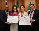 Anderson Sales - Bokão concede Medalha Iris Rezende Machado