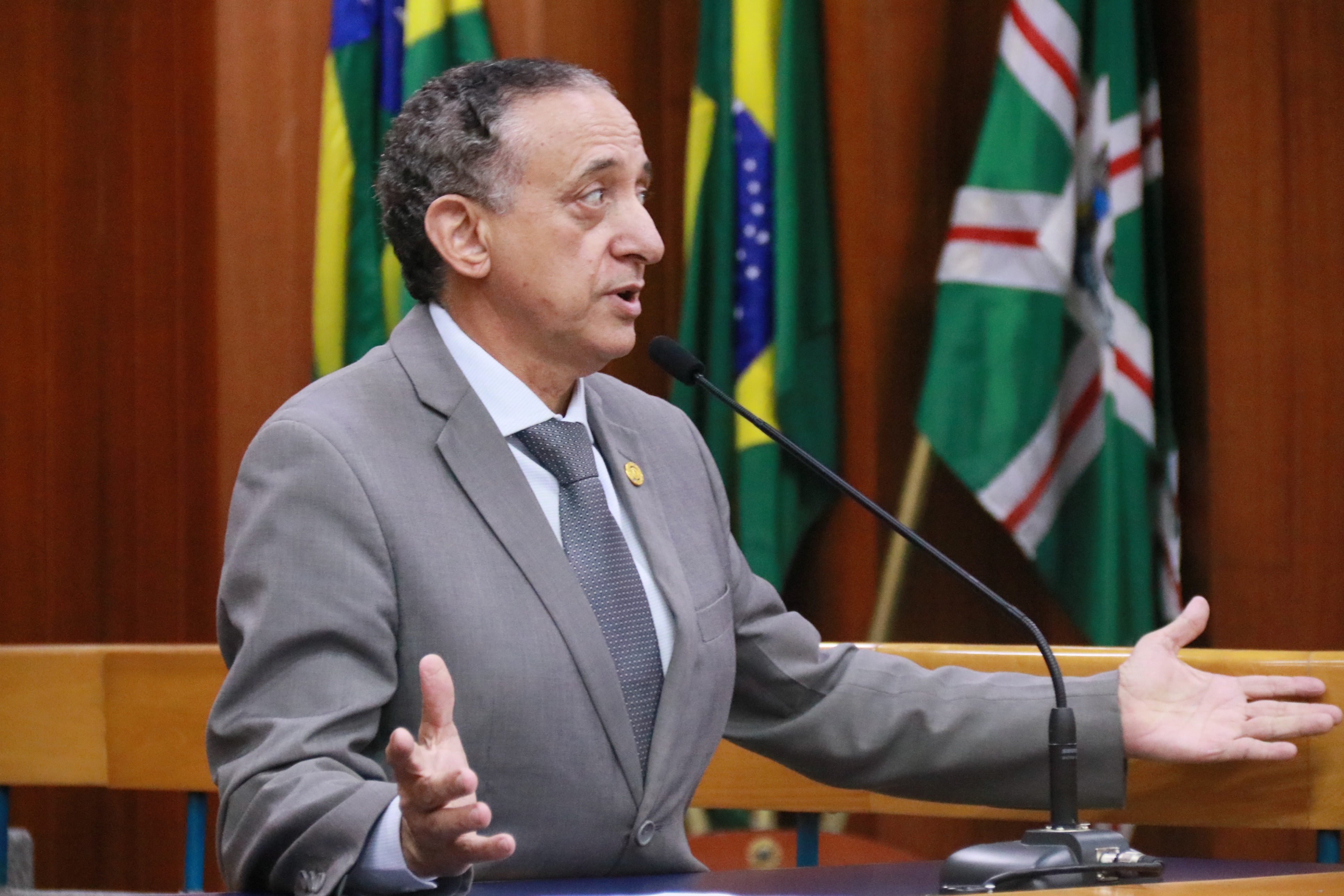 Anselmo Pereira solicita uso da tribuna livre por presidente da Fenaj