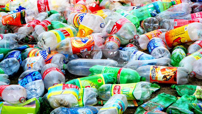 Campanha na Câmara ensina que tipo de plástico pode ou não ser reciclado
