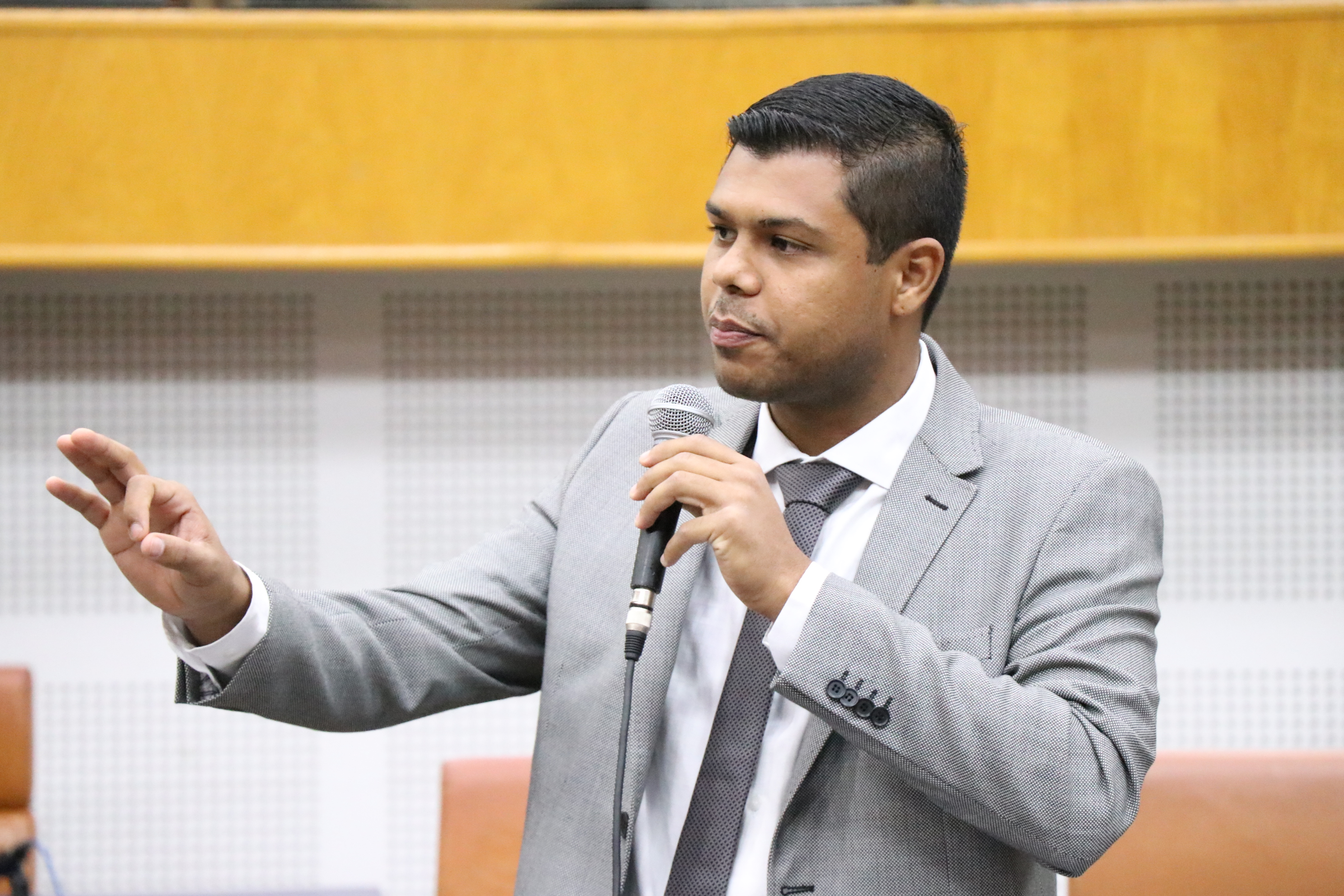 GCM Romário Policarpo quer autorizar a Prefeitura a contratar empresa para gerir pecúlio dos servidores