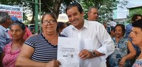 Prefeitura e Clécio Alves entregam mais de 250 escrituras a moradores do Goiânia Viva