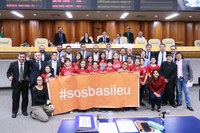 Professores e alunos do Instituto Basileu França pedem apoio a vereadores