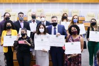 Sessão na Câmara homenageia professores que se destacaram no enfrentamento das dificuldades impostas pela pandemia