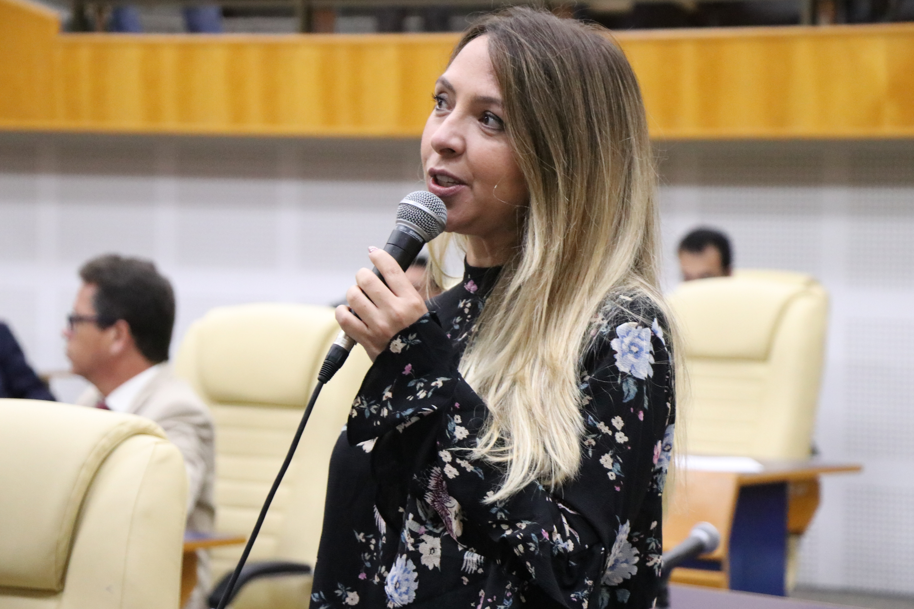Tatiana propõe instalação de GPS em ônibus coletivo da Capital