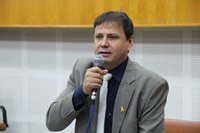Vereador denuncia descarte de entulhos em área de preservação na Vila Roriz