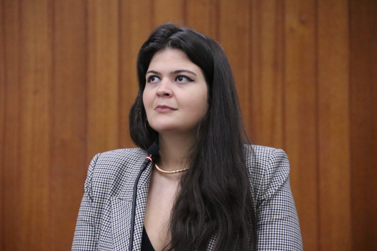 Aava Santiago cria projeto da primeira ouvidoria antirracista do Legislativo no Brasil